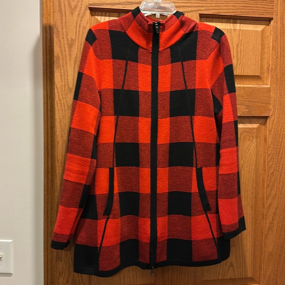 Adrienne Vittadini Buffalo print sweater with pockets.  Size XL